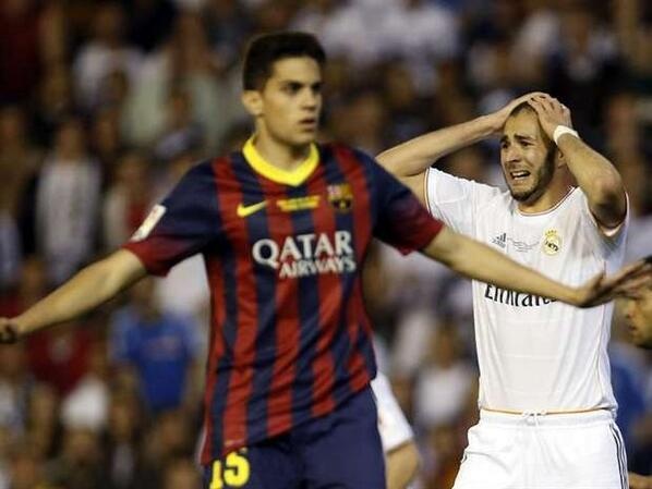 Bartra go hoa cho Barca hinh anh