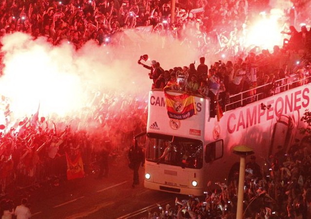 200.000 fan an mung cuong nhiet cung dan sao Real hinh anh