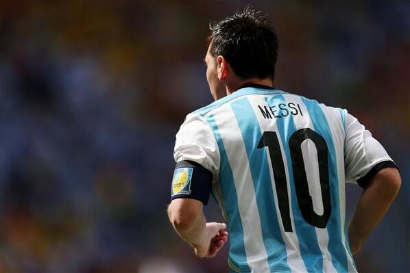 Khong can chuc vo dich, Messi van vi dai hinh anh