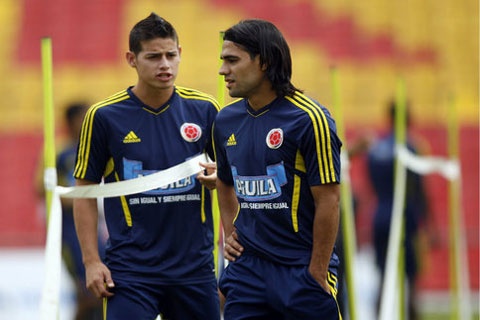 2. Arsenal vs Monaco (sân Emirates ngày 3/8) Một ngày sau khi chạm trán Benfica, thầy trò Wenger lại phải gặp Monaco, Á quân Ligue 1, một thế lực của bóng đá Pháp đang trở lại. Tuy nhiên, ở mùa Hè năm nay Monaco không còn những thương vụ đình đám như mùa Hè 2013, trái lại đội bóng công quốc còn đang đứng trước nguy cơ mất đi hai ngôi sao sáng nhất là James Rodriguez và Radamel Falcao. Giả sử bộ đôi này vẫn còn ở lại sân Stade Louis II, Monaco sẽ là một thách thức không nhỏ cho Arsenal trong việc cạnh tranh chức vô địch Emirates Cup.