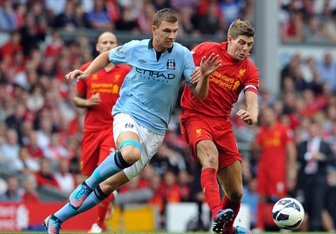 7. Man City vs Liverpool (New York, Mỹ ngày 30/7) Đại chiến nước Anh tại Guinness International Champions Cup. Đây sẽ là màn tổng duyệt của hai đội trước khi bước vào mùa giải mới. Liverpool mùa trước đã bị Man City vươn lên soán ngôi vô địch ở những vòng cuối cùng, vì thế hơn lúc nào hết HLV Brendan Rodgers và các học trò muốn trả món nợ đồng thời đưa ra lời tuyên chiến với nhà ĐKVĐ Premier League.