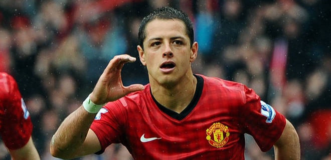 Javier Hernandez Tiền đạo 26 tuổi này đang ở giai đoạn đỉnh cao của sự nghiệp. Mùa giải năm ngoái, anh thi đấu không thực sự nổi bật do không được HLV David Moyes ưu ái. Đó cũng là lý do mà nhiều lần Chicharito tỏ ra bất mãn và muốn được ra đi.   Tuy vậy, HLV Van Gaal có thể thuyết phục anh ở lại. Nếu ông chỉ ra được tầm quan trọng của Chicharito trong chiến lược của mình, như những gì mà Sir Alex đã từng làm, cầu thủ người Mexico sẽ đổi ý. Hiện tại, anh đã bay tới Mỹ để tập trung cùng M.U tham dự tour du đấu.  Dự đoán: Ở lại 