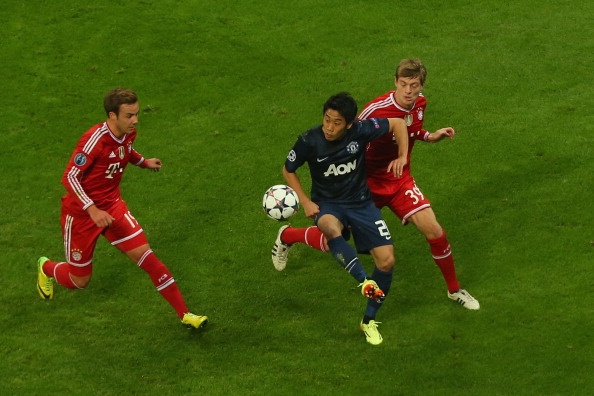 Shinji Kagawa Ngôi sao người Nhật Bản đã từng được coi là tiền vệ tấn công hay nhất trong màu áo Dortmund tại Bundesliga. HLV Van Gaal đã từng được chứng kiến tài năng của anh trong thời gian ông dẫn dắt Bayern Munich. Chính vì vậy, Kagawa hoàn toàn có thể sẽ phát huy được giá trị của mình dưới thời HLV người Hà Lan. Kagawa sẽ phát huy tiềm năng dưới thời Van Gaal Dự đoán: Ở lại