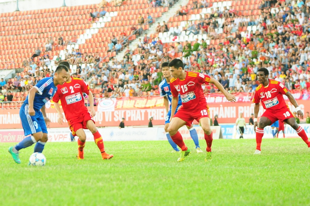 Các đợt tấn công của Bình Dương rất đa dạng, nguy hiểm nhất vẫn là Tuyển thủ Trọng Hoàng