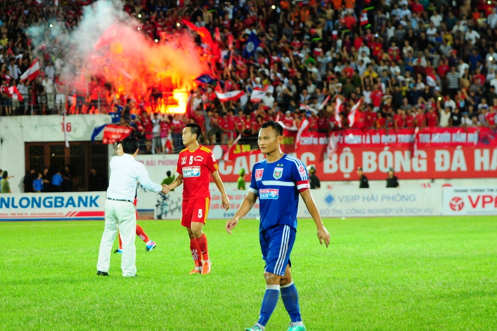 Tỉ số 2-0 được giữ đến hết trận trong niềm vui khôn tả của  các cầu thủ và CĐV Hải Phòng