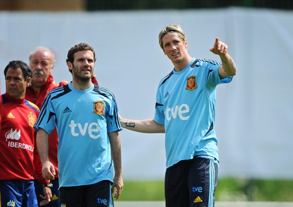 Mata va Torres bi loai khoi tuyen Tay Ban Nha hinh anh