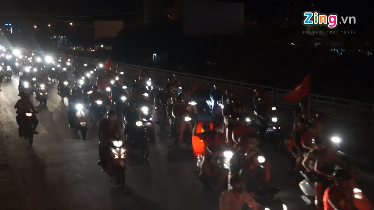 CDV qua khich chay nhanh, lang lach hinh anh