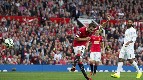 Một vị trí đá phạt gần trung lộ sẽ hợp với Mata.