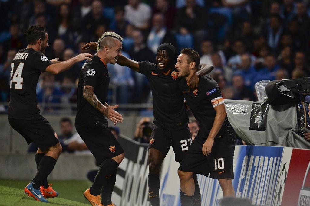Man City 1-1 Roma: Lampard het ghi ban, Totti lap ky luc hinh anh