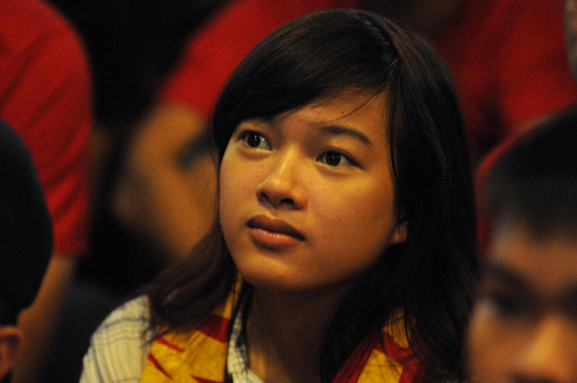 Trước sức ép của đội tuyển U19 Hàn Quốc, các cổ động viên lo lắng cho mành lưới của đội nhà.