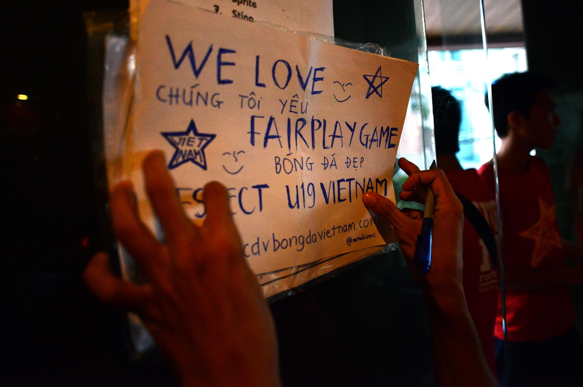 Các cổ động viên vẫn tin yêu trước lối đá đẹp của đội tuyển U19VN, dù họ phải chia tay giải khá sớm.