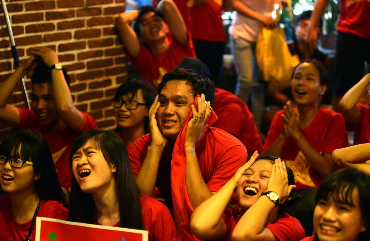 CDV om mat tiec nuoi khi U19 Viet Nam bi cam hoa hinh anh