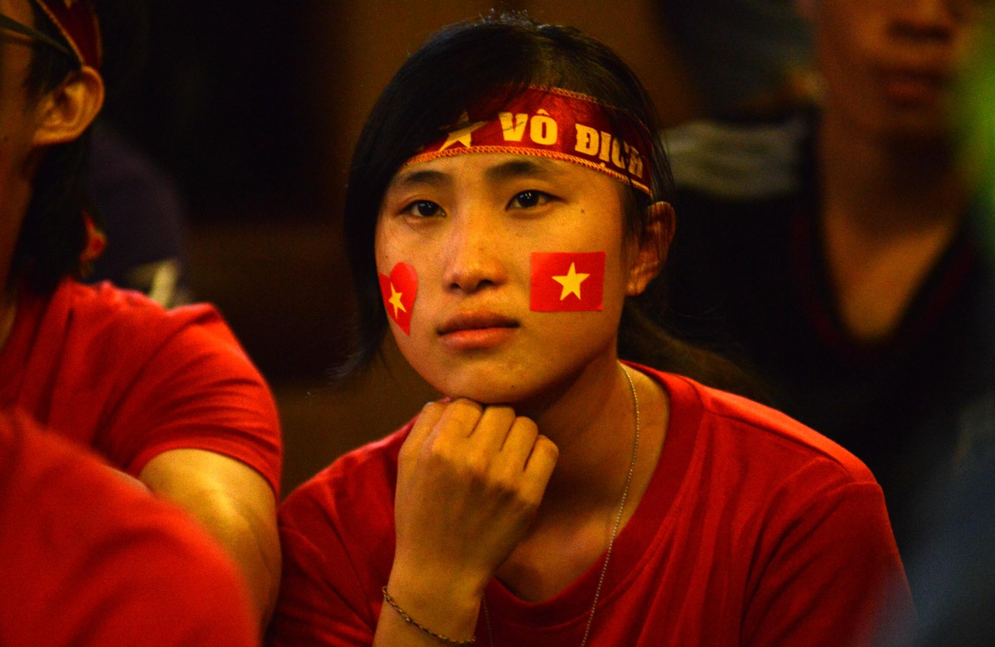 Bắt buộc phải dành chiến thắng, đội tuyển U19 Trung Quốc dồn lên tấn công khiến các cổ động viên đội nhà lo lắng.