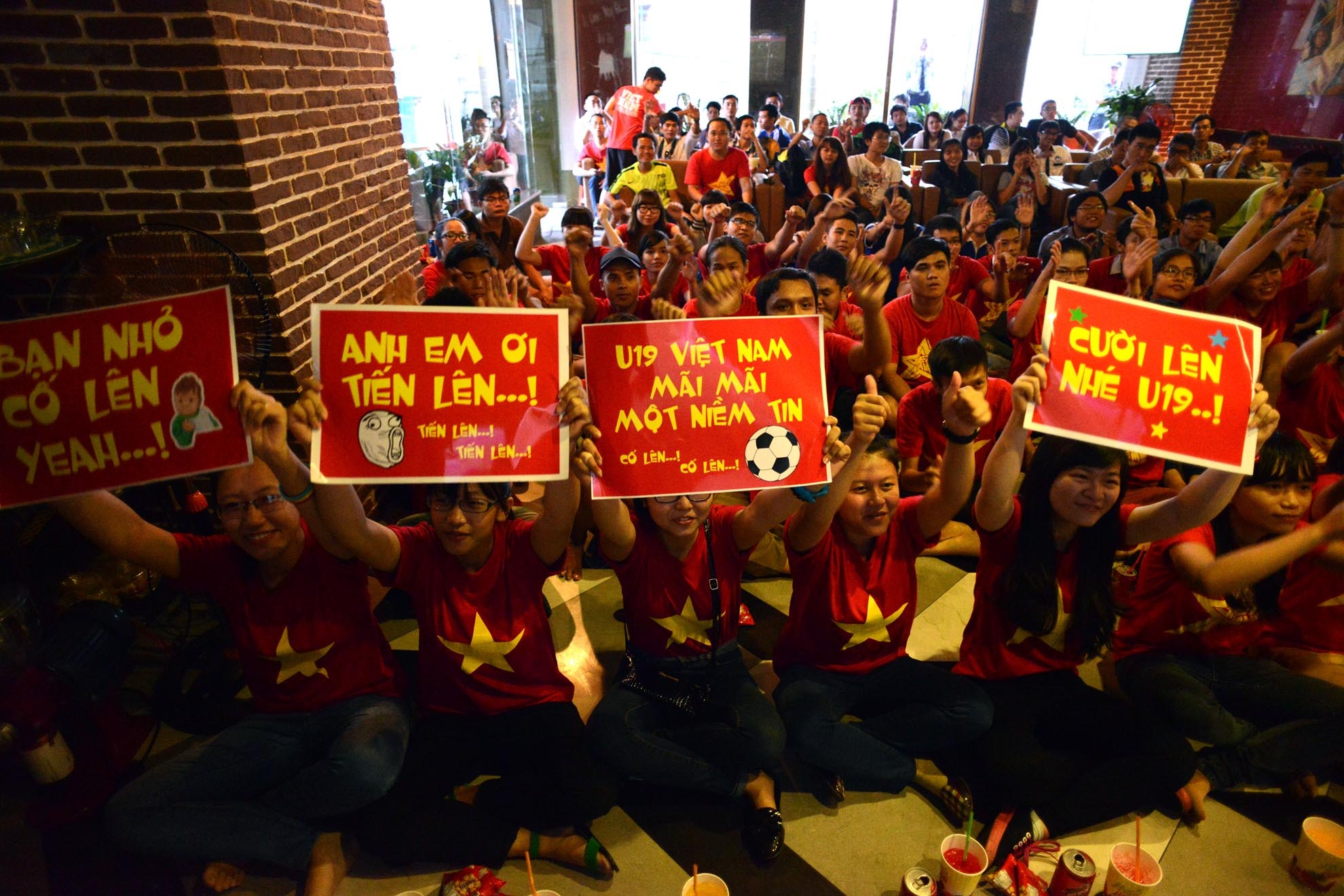 Đội tuyển U19 VN dù đã phải dừng cuộc chơi, nhưng đã tạo niềm tin cho người hâm mộ về một lối đá đẹp và đầy cống hiến.