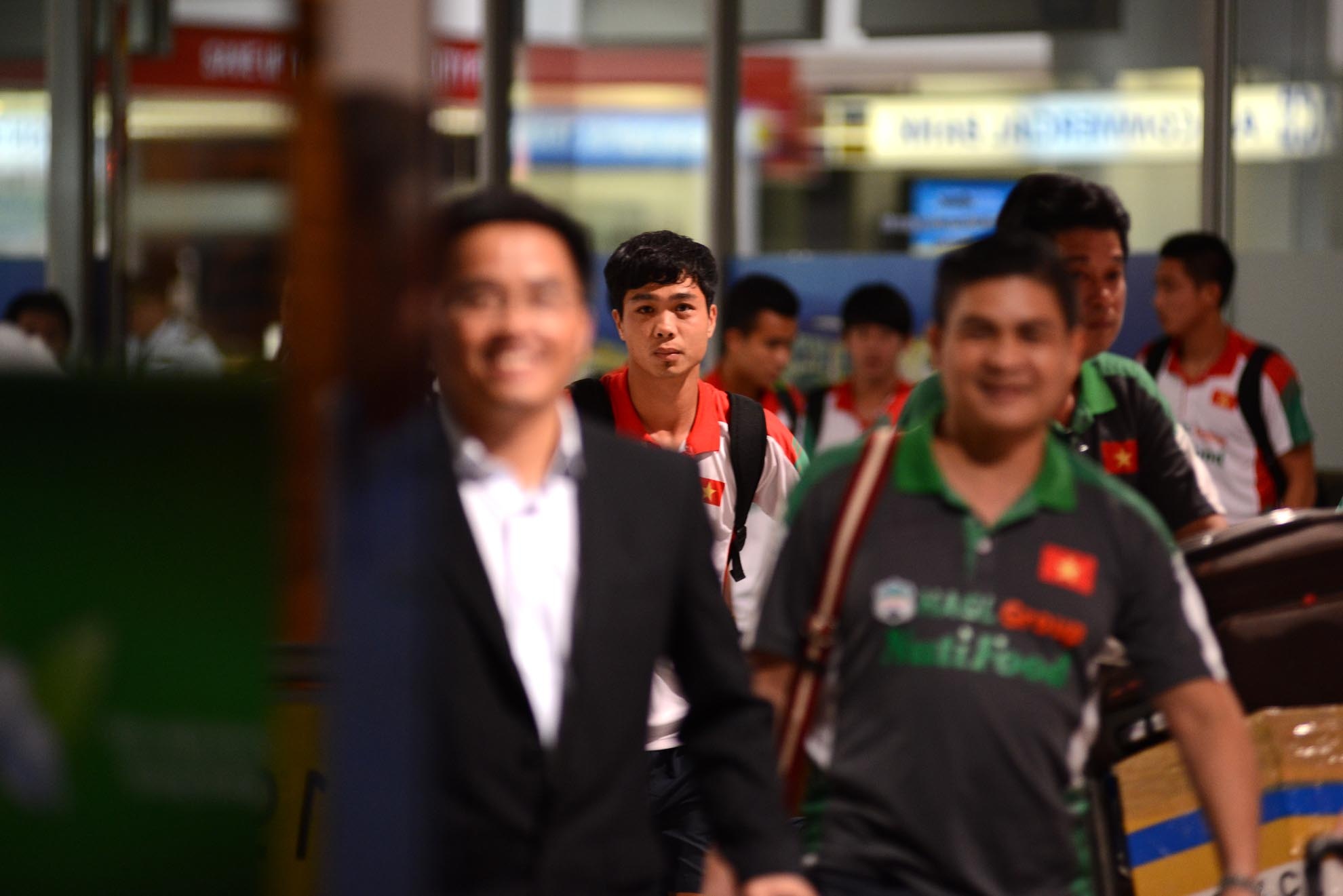 Kết thúc giải Chung kết U19 Châu Á, các cầu thủ thuộc học viện HAGL nằm trong đội tuyển U19 VN đã đáp chuyến bay xuống Tân Sơn Nhất.