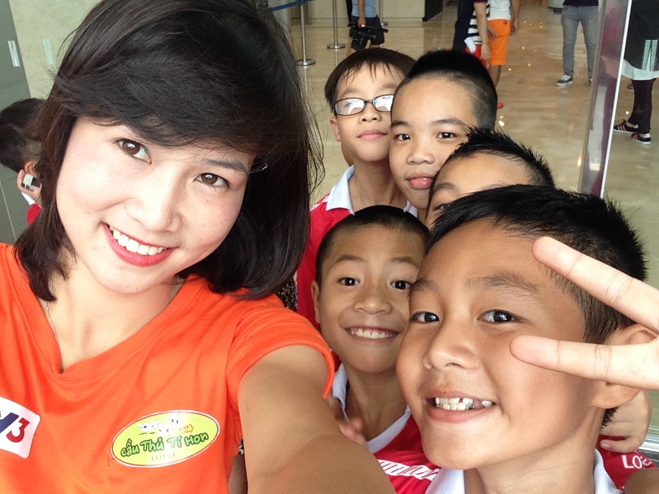 Hong Son, Ngoc Cham ren su dung cam cho cau thu nhi hinh anh