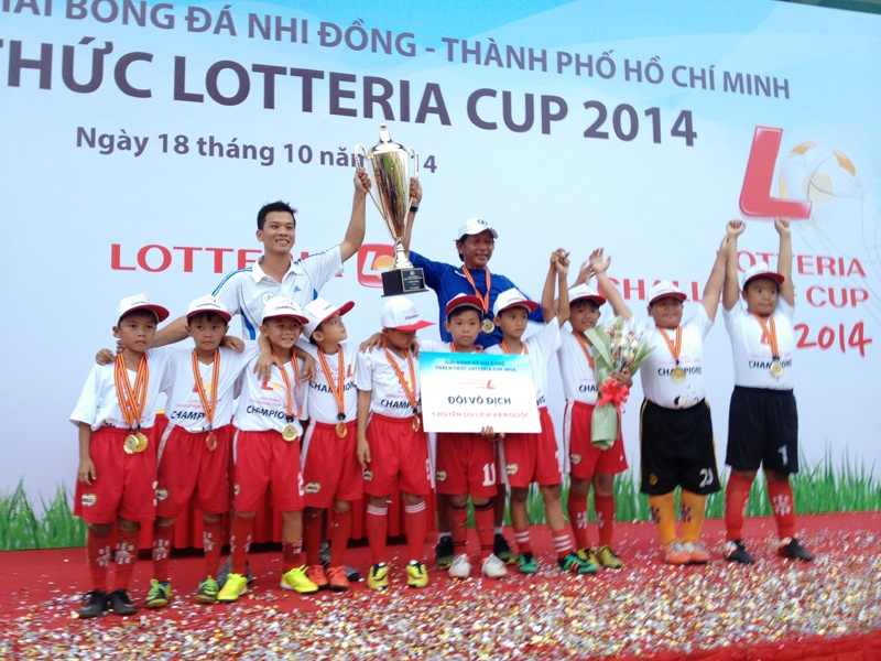 Kid Star FC (TP.HCM) vô địch Lotteria Cup 2014.
