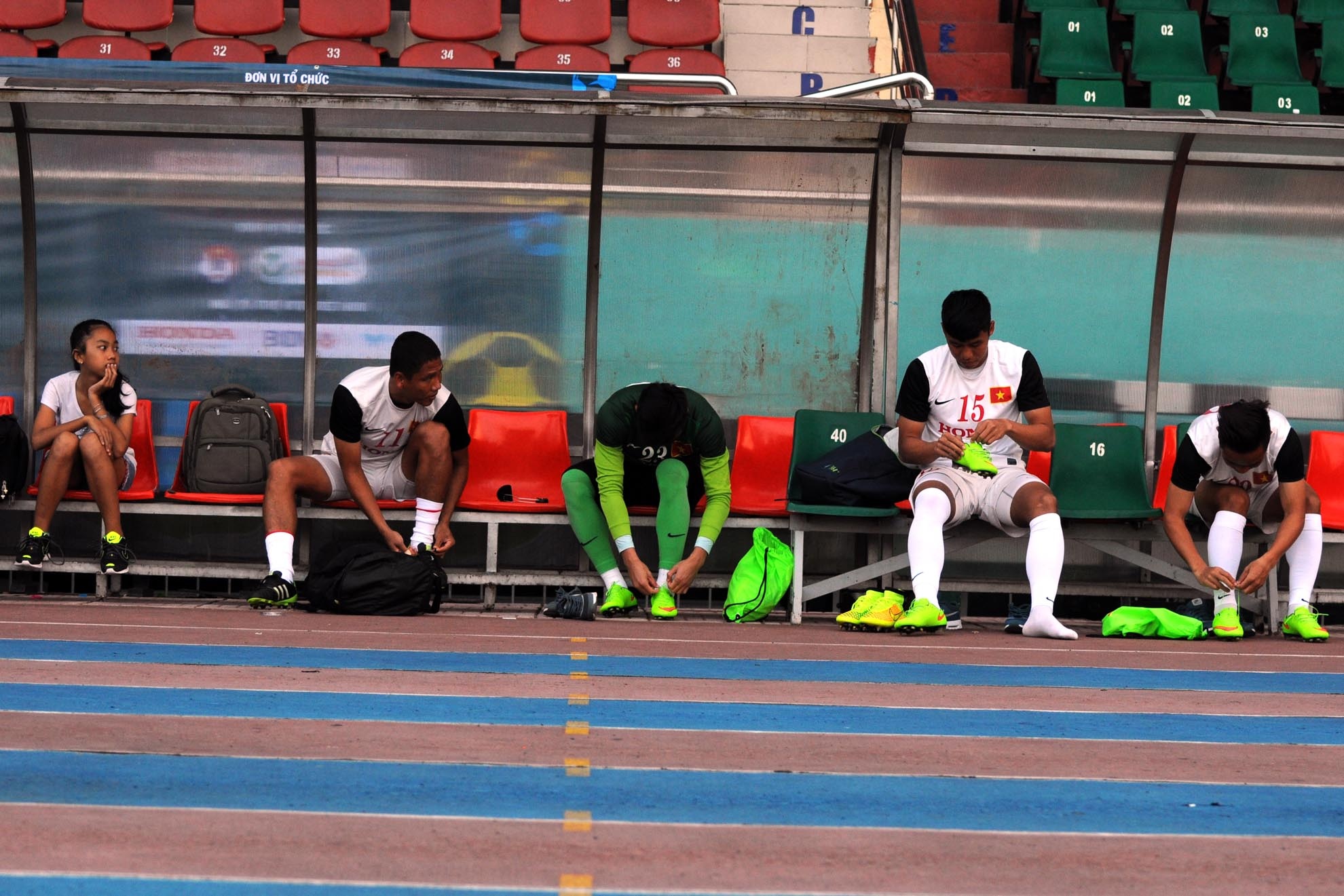 Các cầu thủ trong đội tuyển Việt Nam đã có mặt từ sớm để chuẩn bị cho bài tập luyện thể lực và chiến thuật.