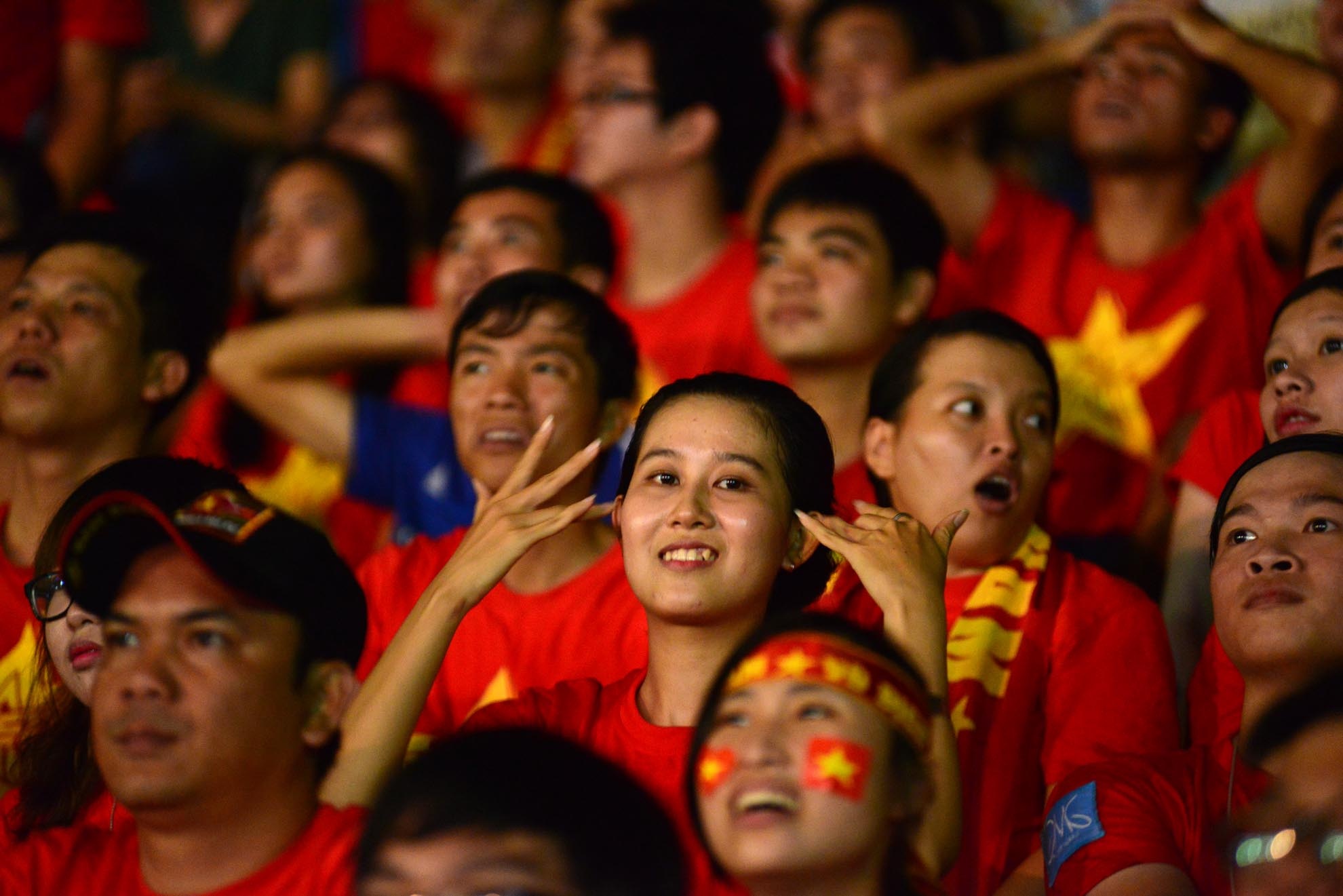 Hang nghin CDV TP.HCM co vu DTVN ngay ra quan hinh anh