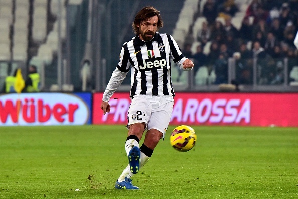 Sieu pham sut xa khong the can pha cua Pirlo hinh anh