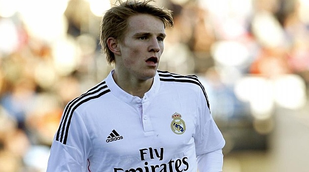 Than dong Odegaard ghi ban dau tien cho Real hinh anh