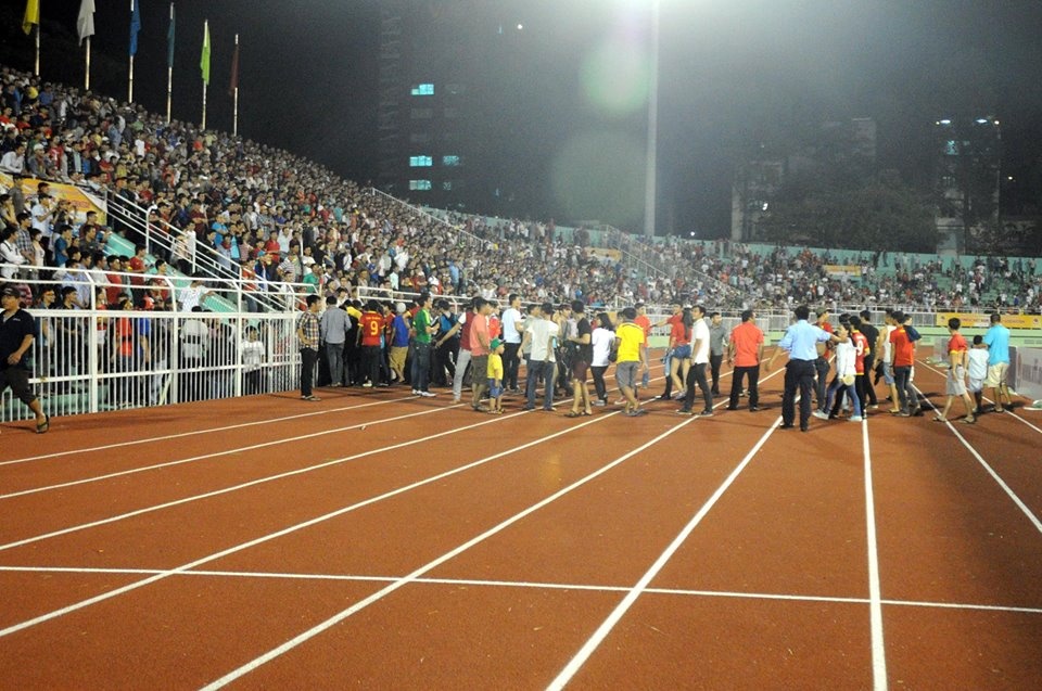 Nguoi ham mo tran xuong san vi Olympic Viet Nam hinh anh