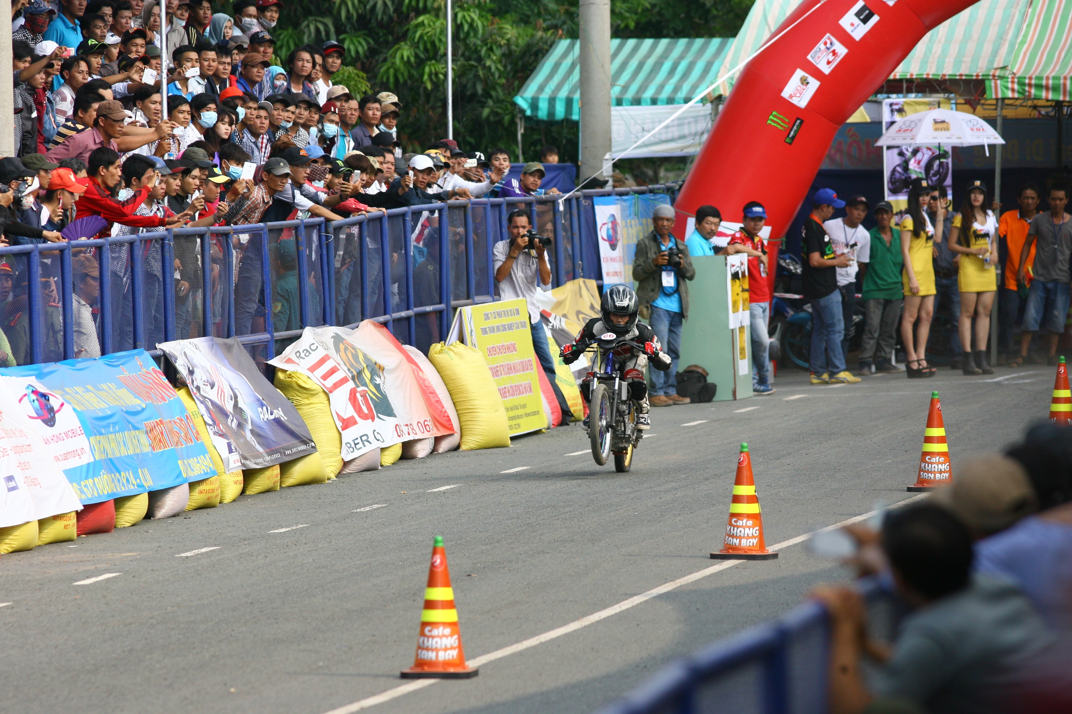 Tuy nhiên, tại Việt Nam, giải đua này còn mới mẻ nên thu hút đông đảo người hâm mộ.