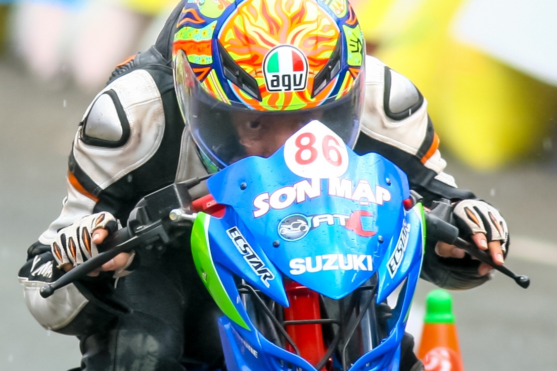 Khoanh khac dep tu giai dua moto doc dao o mien Tay hinh anh