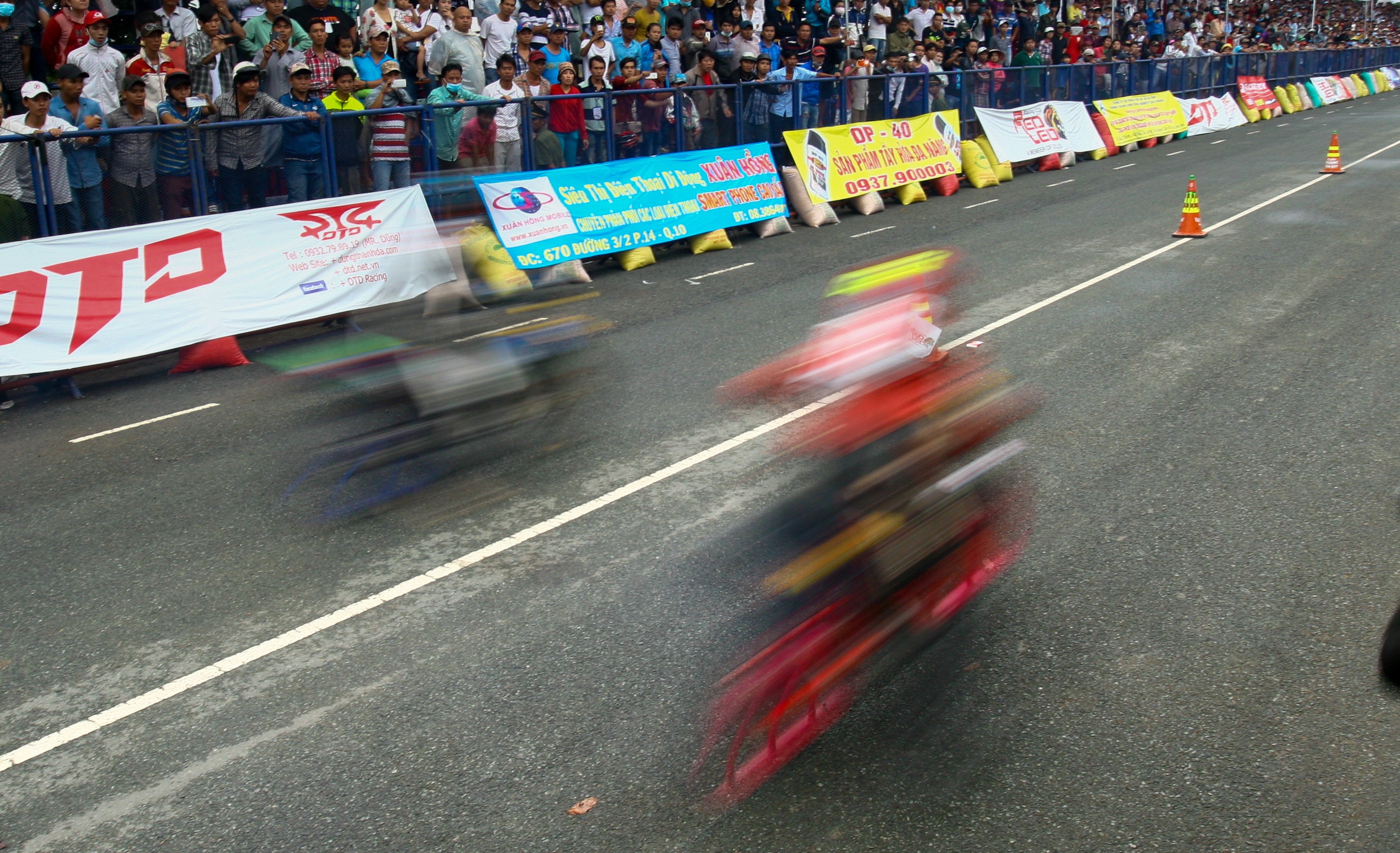 Ở các nước lân cận trong khu vực Đông Nam Á như Thái Lan, Malaysia, Indonesia, giải đua 400 m đường thẳng khá phổ biến. Tuy nhiên, tại Việt Nam, giải đua này còn mới mẻ nên thu hút đông đảo người hâm mộ.