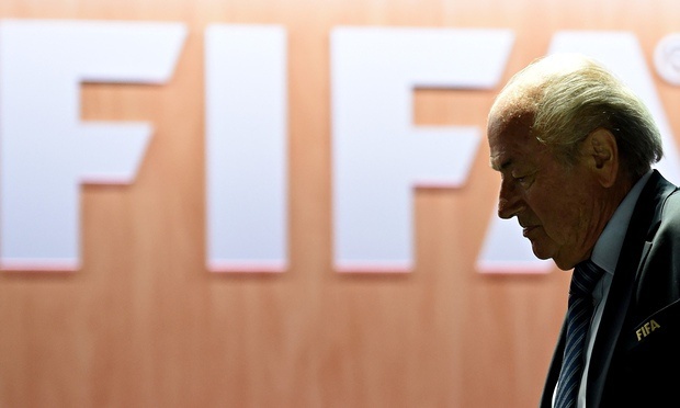 Sepp Blatter tu chuc Chu tich FIFA hinh anh