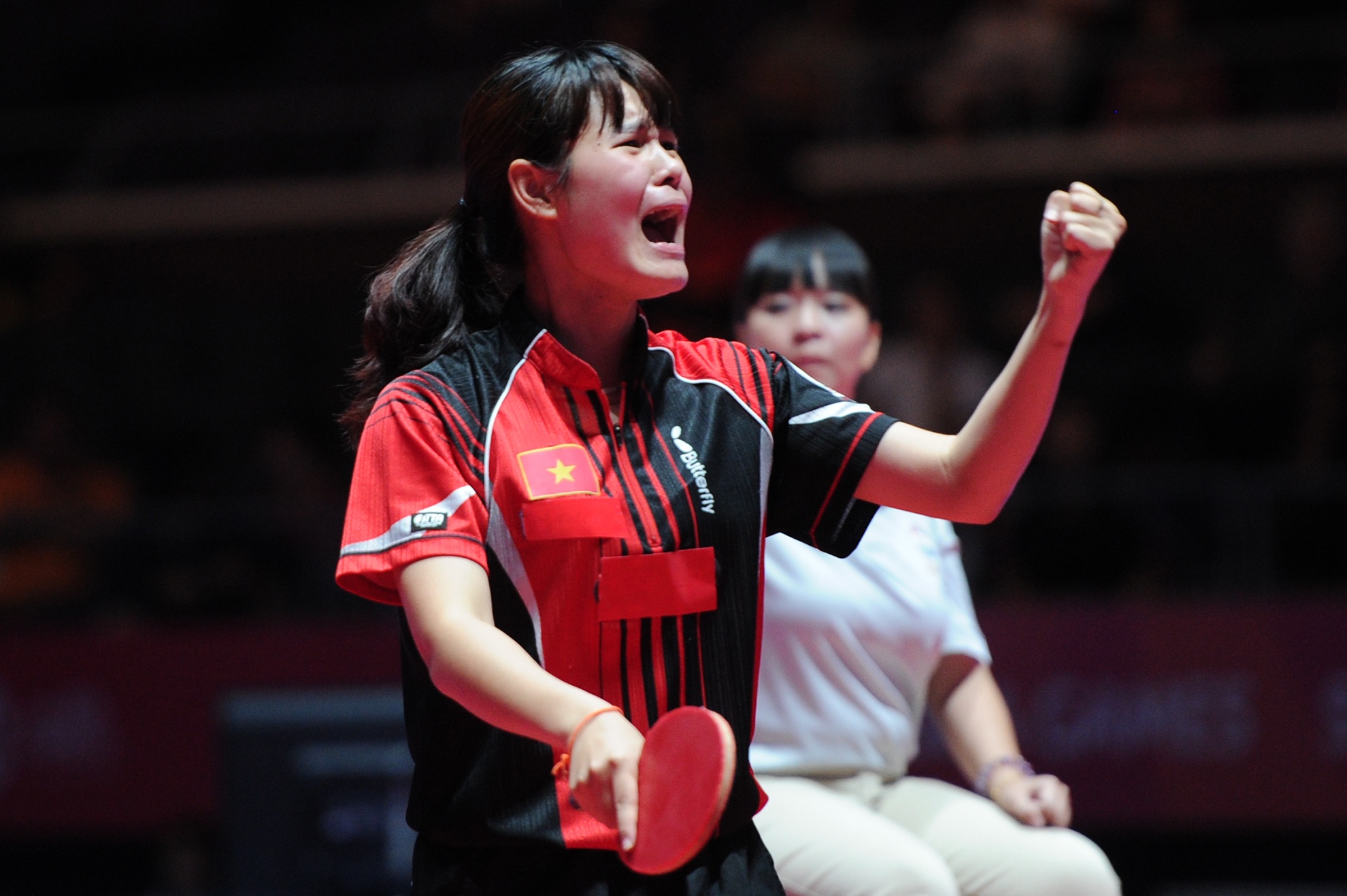 Nu VDV Viet Nam oa khoc khi vuot qua suc ep nuoc chu nha hinh anh