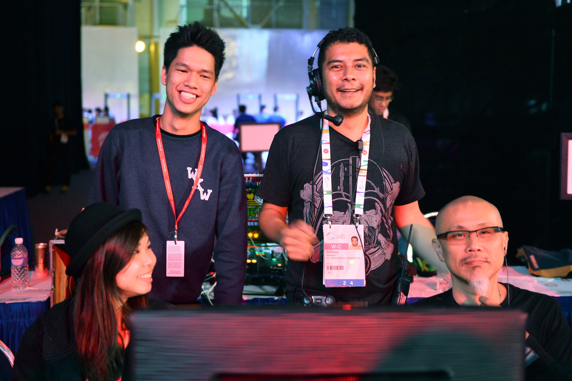 Các DJ chuyên nghiệp làm không khí ở các nhà thi đấu, sân vận động thêm sôi nổi, hứng khởi. Ảnh: Hoàng Hà