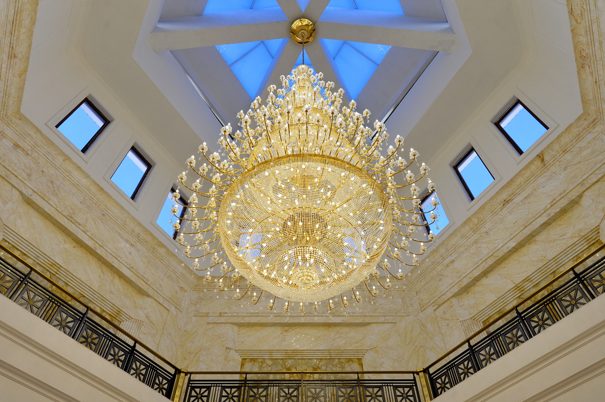  tòa nhà Câu lạc bộ quy mô bậc nhất Đông Nam Á với diện tích sàn lên đến 10.000m2, Sân Golf Long Biên hứa hẹn sẽ là điểm dừng chân thú vị cho những người chơi golf (Golfer) trong và ngoài nước.