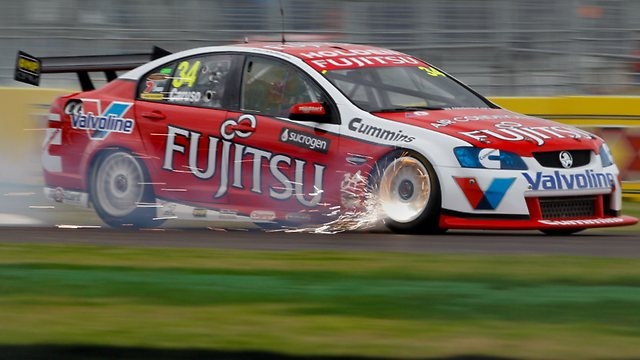 Suc hap dan tu cuoc dua sieu toc do V8 Supercars Racing hinh anh