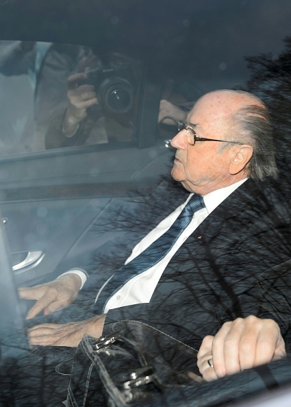 Ông Blatter đến trụ sở của FIFA ngày 17/12.