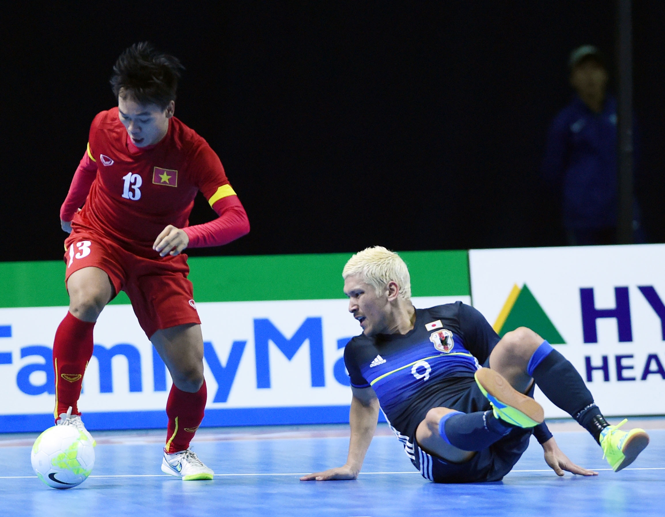 Nhung khoanh khac dang nho truoc ban ket cua futsal Viet Nam hinh anh