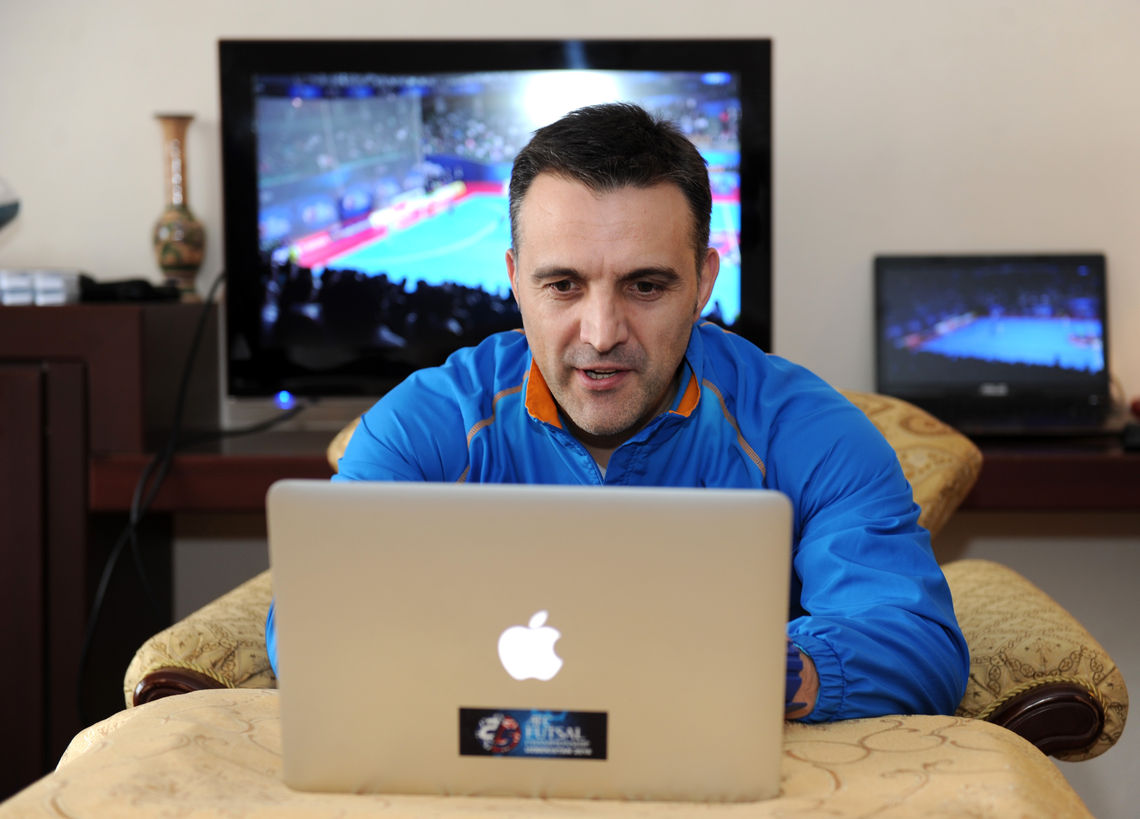 HLV Bruno: 'Futsal VN muon danh bai Thai Lan tai SEA Games' hinh anh