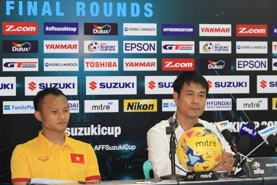 HLV Hữu Thắng trả lời họp báo ảnh 1 HLV Huu Thang tra loi hop bao anh 1
