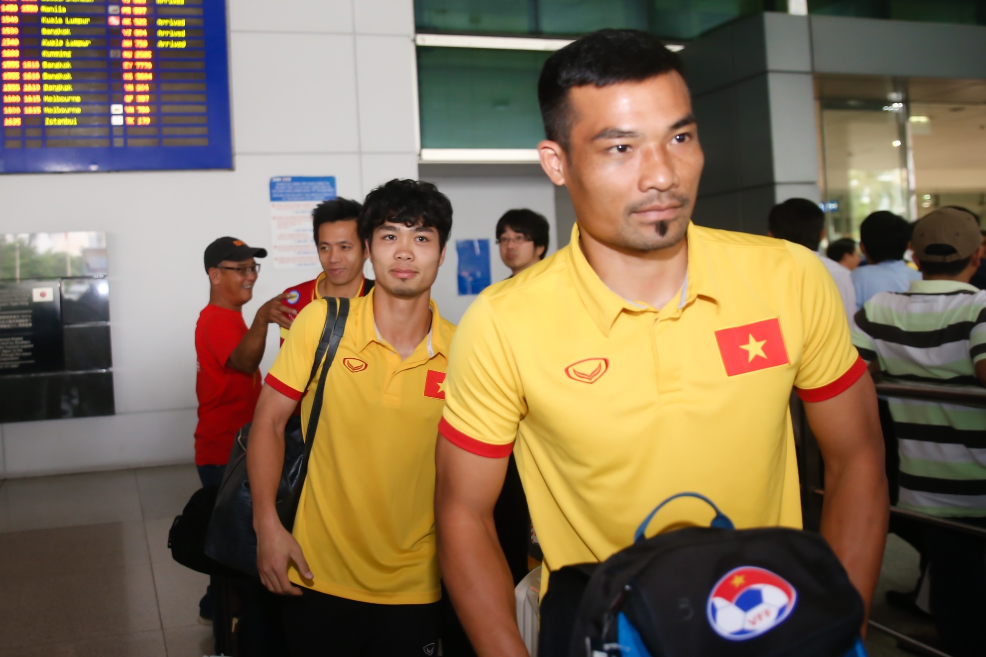 Co dong vien chao don tuyen Viet Nam o Sai Gon hinh anh