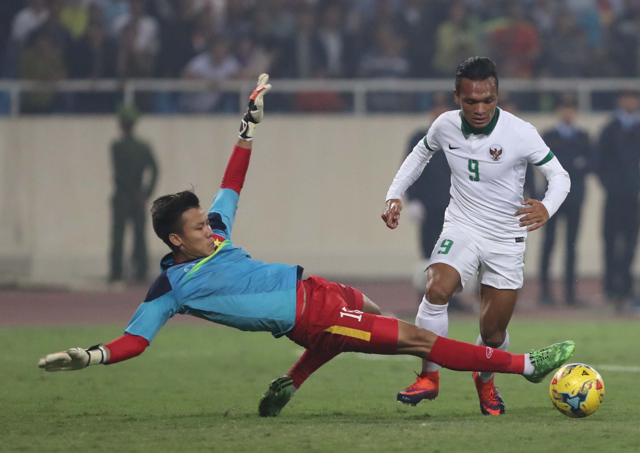 Ngoc Hai thay Nguyen Manh lam thu mon anh 11