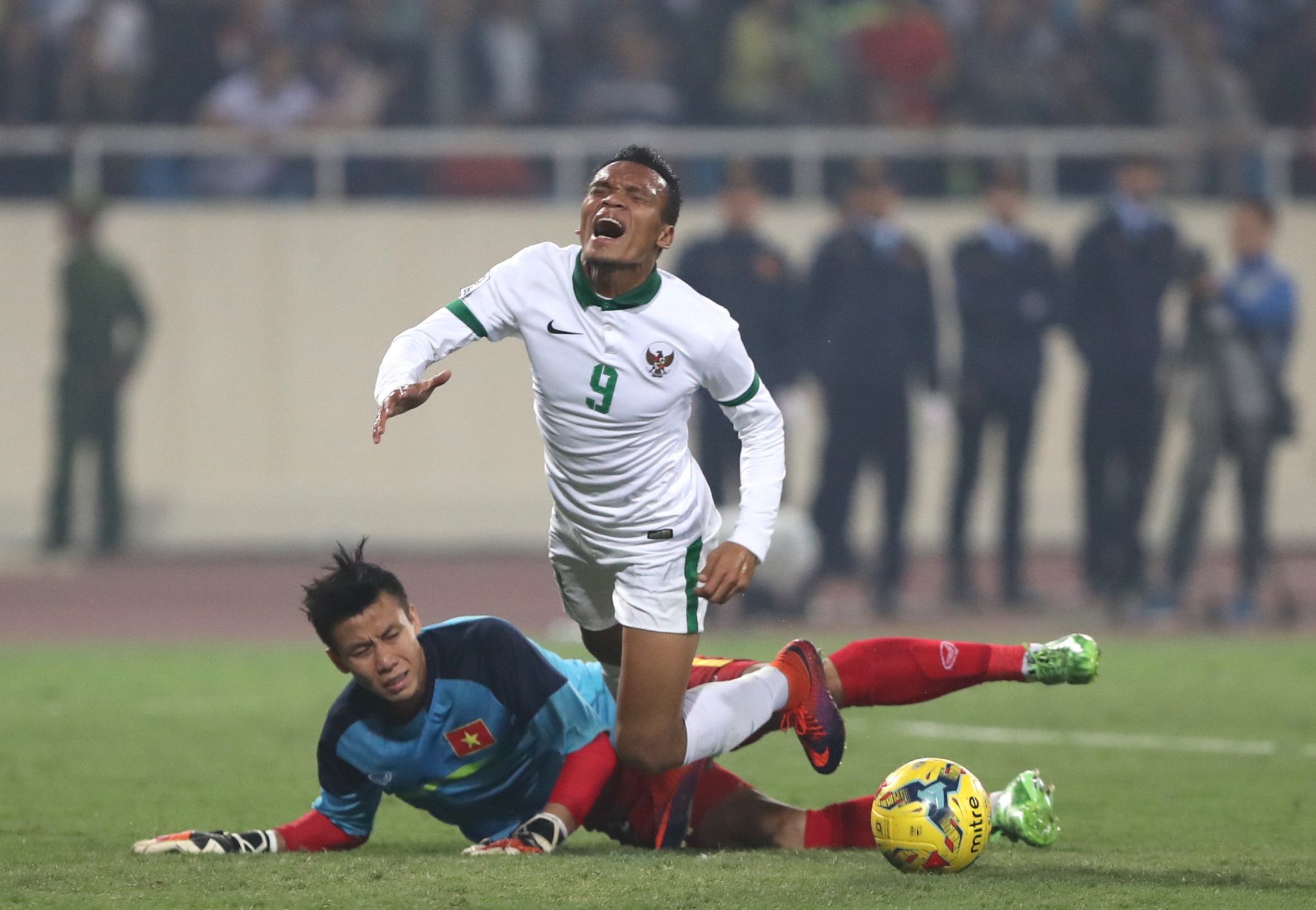 Ngoc Hai thay Nguyen Manh lam thu mon anh 12