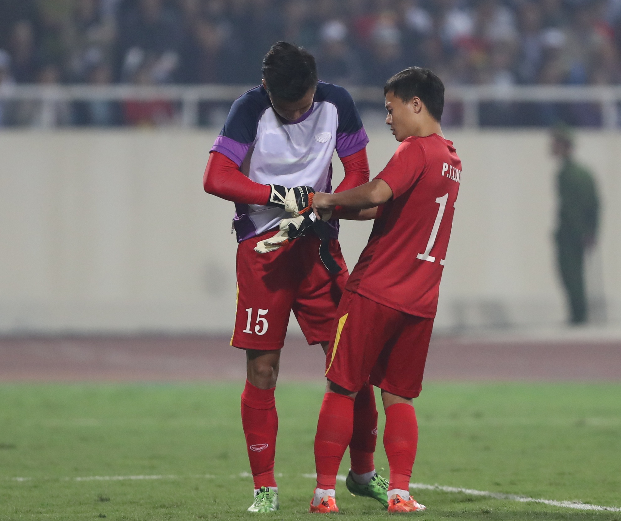 Ngoc Hai thay Nguyen Manh lam thu mon anh 7