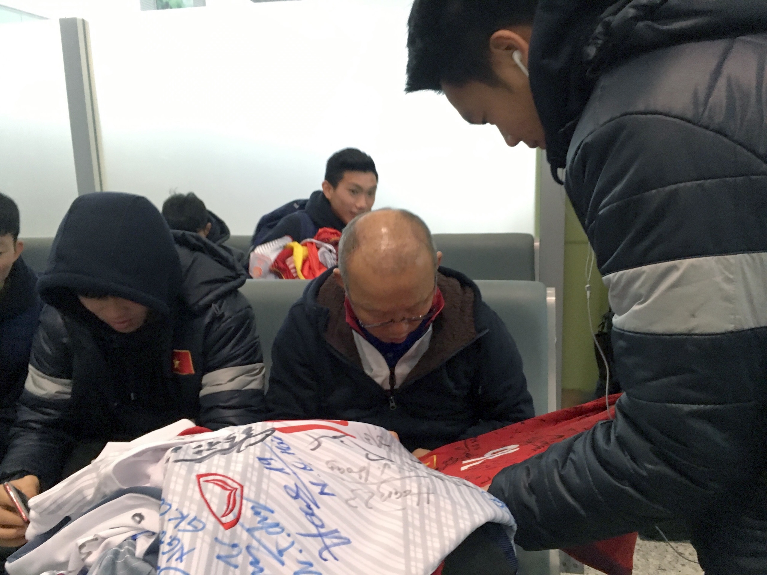 U23 Viet Nam ve nuoc anh 12