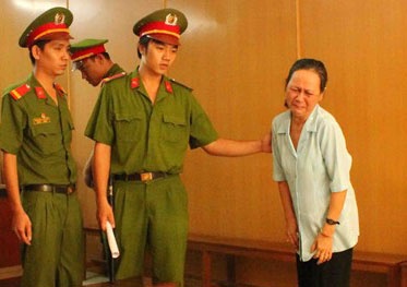 Noi dau nguoi me co con trai doc nhat lanh an tu hinh hinh anh