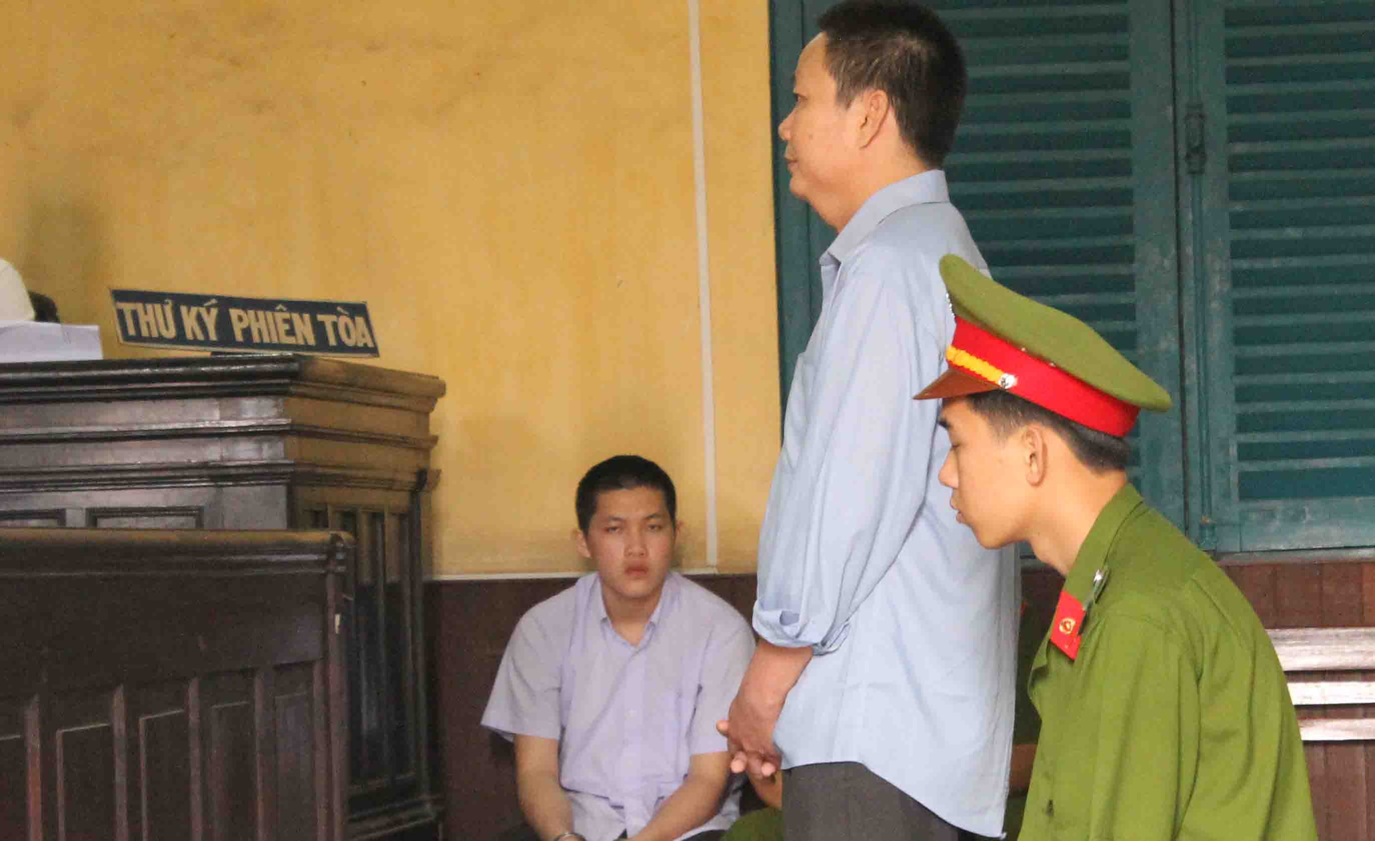 Ghen voi nguoi cu, bop co vo 'ho' hinh anh