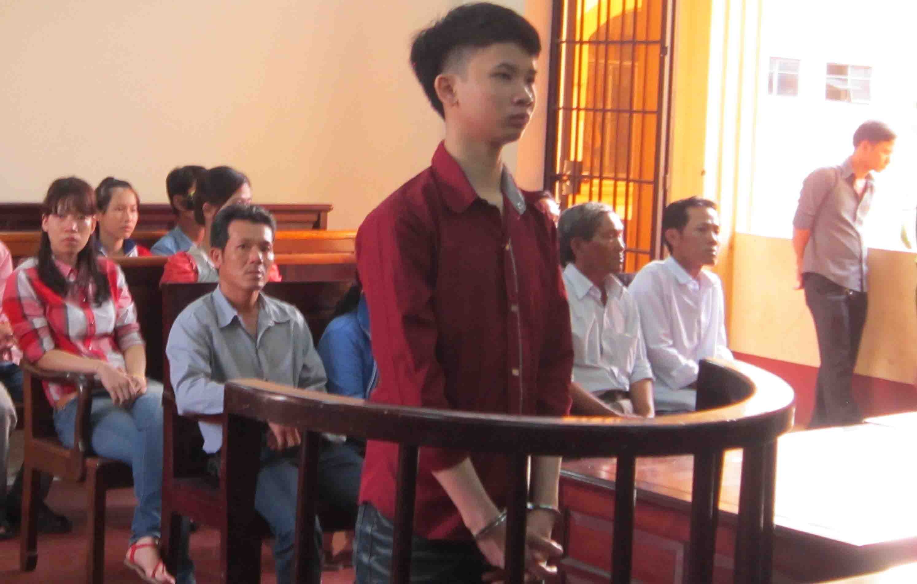 9X sat hai cu ong 80 cuop tai san hinh anh