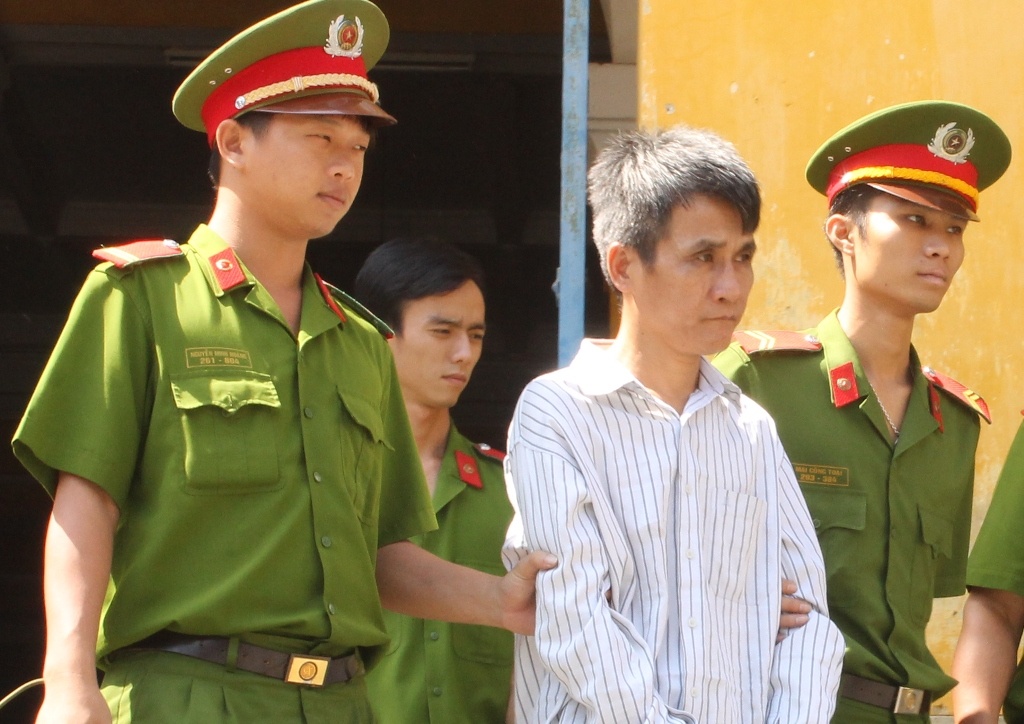 Nghich tu sat hai me gia vi bi mang hinh anh