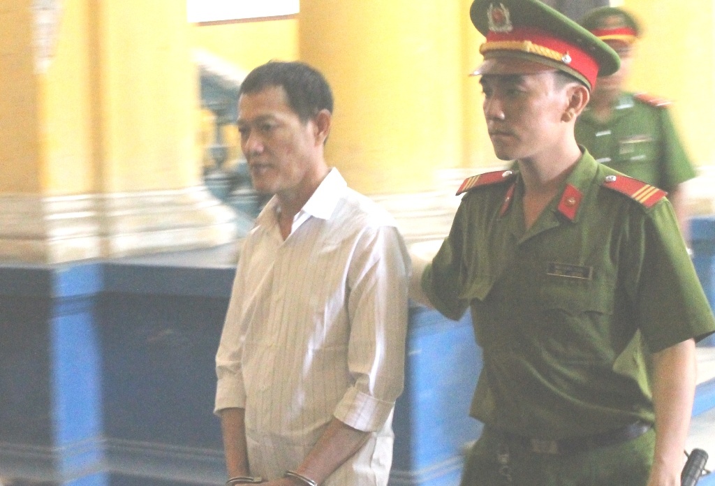 Bi chu ham hai suot 7 nam, be gai 14 tuoi sinh con hinh anh