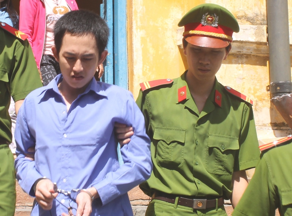 Danh chet nguoi vi bi nhac di tieu khong dung cho hinh anh