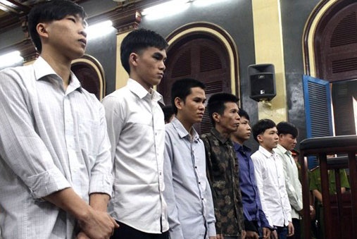 Ke chat tay co gai cuop xe SH o Sai Gon doi dien an tu hinh hinh anh